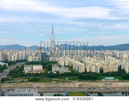 Aerial View Cityscape Of Seoul, South Korea. Aerial View Lotte Tower At Jamsil. View Of Seoul With R