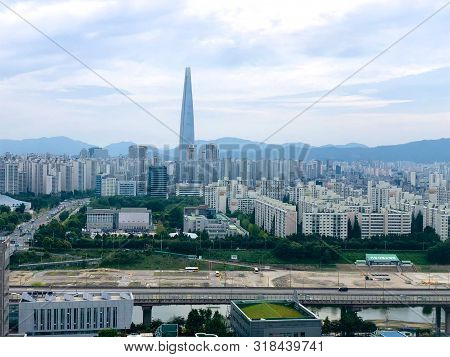 Aerial View Cityscape Of Seoul, South Korea. Aerial View Lotte Tower At Jamsil. View Of Seoul With R