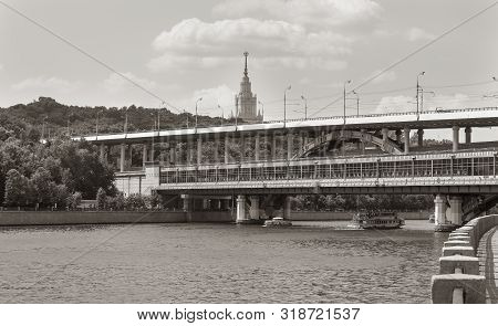 Moscow, Russia - July 27, 2019: Luzhniki Metro Bridge Across The Moskva River In The Vorobyovy Gory