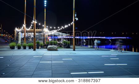 Warsaw, Poland. 25 August 2019. Vistulan Boulevards On The Western Side Of The River Vistula In Wars