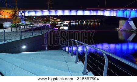 Warsaw, Poland. 25 August 2019. Vistulan Boulevards On The Western Side Of The River Vistula In Wars