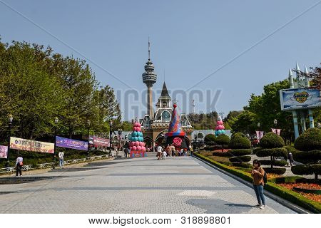 Daegu, South Korea - Apri 6, 2019: E World Theme Park And 83 Tower, It Is A Symbol Of Daegu And Tour
