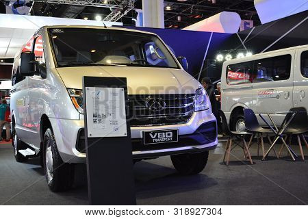 Maxus V80 Van