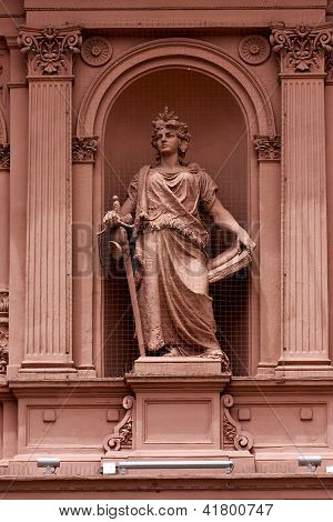 Pink marmor Statue
