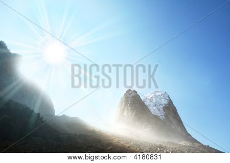 sonnigen Bergen