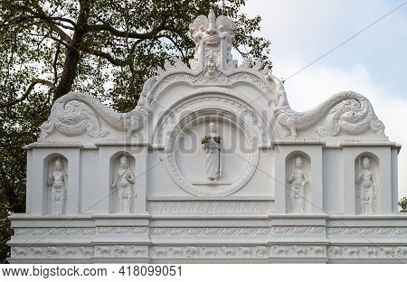 Theri Sangamitta Traveling With The Right South Branch Of The Bodhi-tree From Gaya In A Golden Vase.