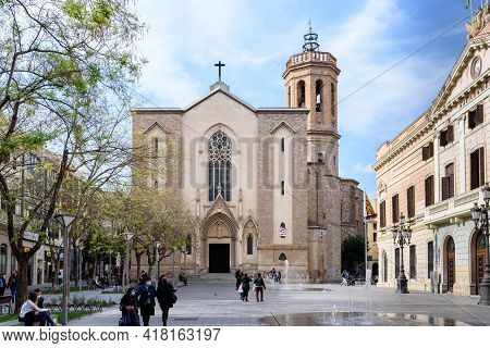 Sabadell - Catalonia, Spain - April 17th Of 2021: Placa De Sant Roc Square And Esglesia De Sant Feli