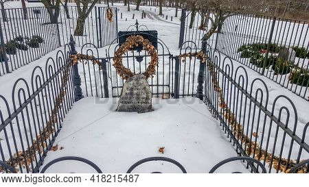 Fort Wayne, In, December 24, 2016, Gravesite Of Johnny Appleseed, John Chapman Covered In Snow In Wi