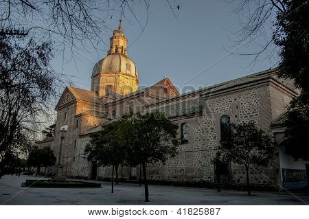 Basilica af vores Facade og dome, Dame af Prado i Talavera de la Reina,
