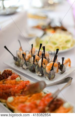 Yummy Shrimps And Other Meals For Banguet.