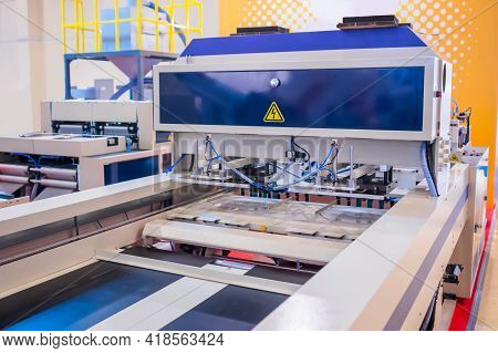 Fully Automatic High Speed Shopping Bag Making Machine With Servo Driving System At Package Exhibiti