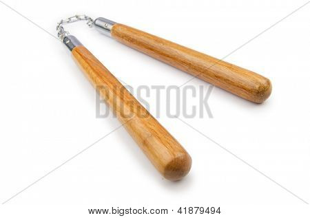 Bojová umění nunchaku zbraň izolované na bílém