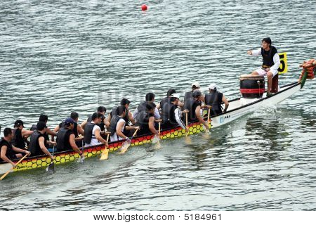 Raza de barco de dragón