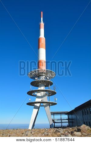 Transmission tower