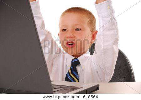 Menino de negócio cinco
