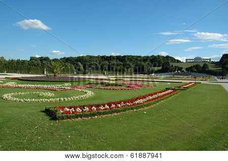 SCHONBRUNN PALACE, VIENNA, AUSTRIA CIRCA JUNE 2007 - Garden and the Gloriette at Schonbrunn Palace