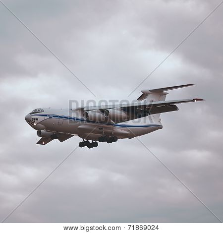 Flight of the plane IL-76MD.
