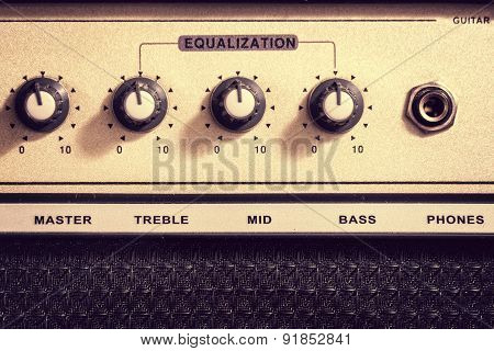 Electric guitar amplifier