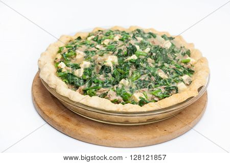 Quiche lorraine preparation : Raw filled spinach and tuna quiche lorraine