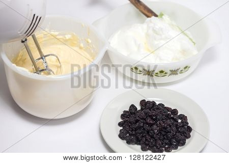 Preparation process of the  topfen füllen filling