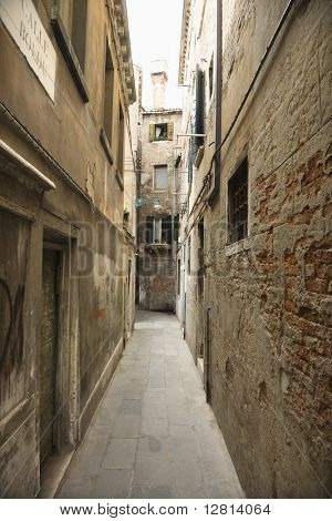 ปราบระหว่างอาคารในเวนิส อิตาลี