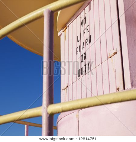 핑크 아트 데코 생명 타워 의무에 아무런 생명의 클로즈업 마이애미, 플로리다, 미국에 로그인 합니다.