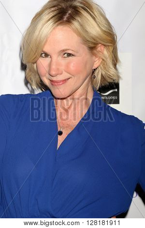 LOS ANGELES - APR 30:  Suzanne Sena at the Suzanne DeLaurentiis Productions Gifting Suite at the Dylan Keith Salon on April 30, 2016 in Burbank, CA