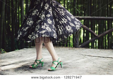 woman in flowery dress and high heels
** Note: Visible grain at 100%, best at smaller sizes