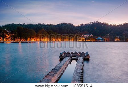 Kandy Lake at sunrise, Kandy, Central Province, Sri Lanka, Asia
** Note: Visible grain at 100%, best at smaller sizes