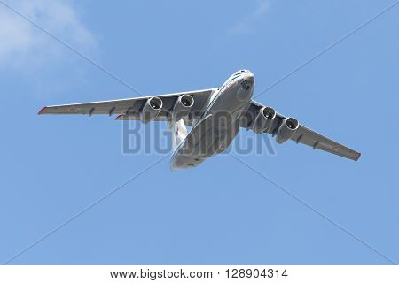 Ilyushin Il-76Td-90 Fly Over Red Square