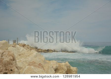 Amazing wave on the pantai Melasti Bali