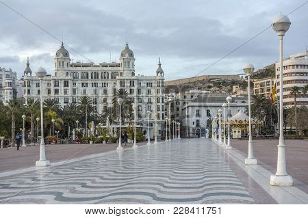 Alicante, Spain- January 18, 2018: Iconic City Point Close To Port, Square Puerta Del Mar.alicante,