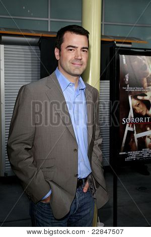 LOS ANGELES - Syyskuu 3: Ron Livingston naisopiskelijayhdistys Row, pidettiin Arclight Los-illassa