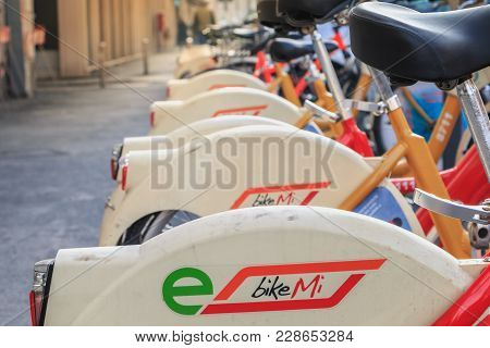 Bikemi Station, The Public Self-service Bicycle System In Milan