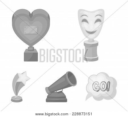 White Mask Mime For The Best Drama, A Prize In The Form Of The Heart And Other Prizes.movie Awards S
