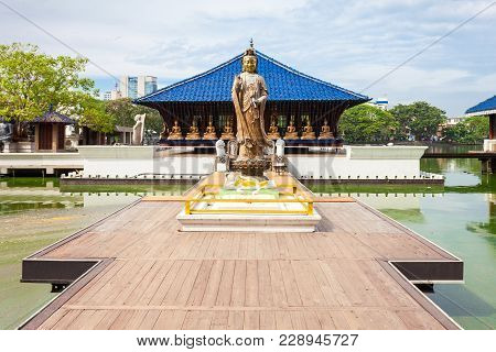 Seema Malaka Buddhist Temple In The Beira Lake In Colombo, Sri Lanka. Seema Malaka Is A Part Of The 