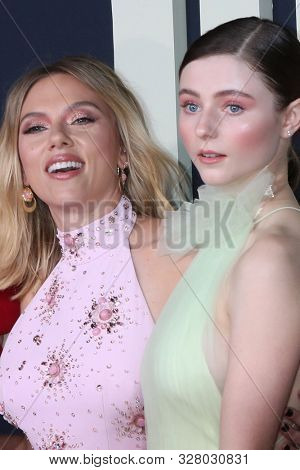 LOS ANGELES - OCT 15:  Scarlett Johansson, Thomasin McKenzie at the 