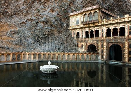 Monkey temple Galwar Bagh i Jaipur, Indien