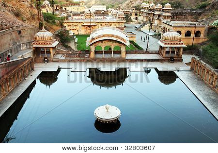 Monkey temple Galwar Bagh i Jaipur, Indien