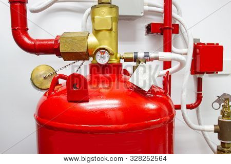 Close Up Fm-200 Suppression Systems, Fm200 Gas Flooding System, Gas Suppression System In Data Cente