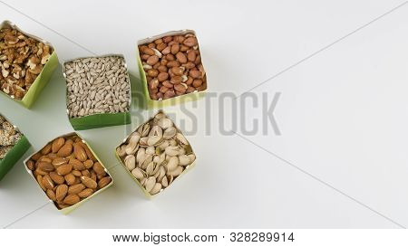 Eco-friendly Packing. Paper Bags With Pistachios, Sunflower Seeds, Walnuts, Cashew, Peanut ,almond, 