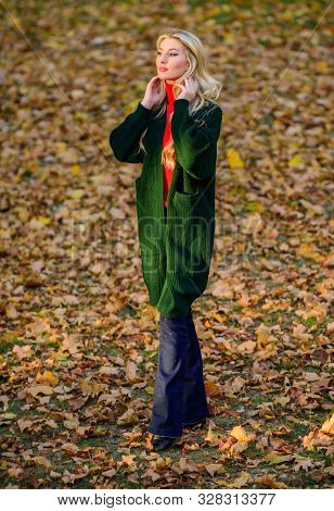 Girl Stylish Outfit With Soft Wool Or Cashmere Cardigan. Feel So Warm And Comfortable. Autumn Fashio