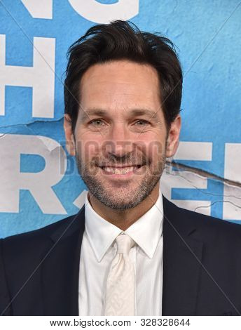 LOS ANGELES - OCT 16:  Paul Rudd arrives for the ÃLiving With YourselfÃ Los Angeles Premiere on October 16, 2019 in Hollywood, CA                