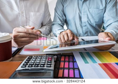 Business Team Executive Presentation On Discussion To Planning Investment Financial Project And Stra