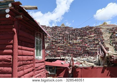 Red village and monastery at Larung gar (Buddhist Academy) in Sichuan China