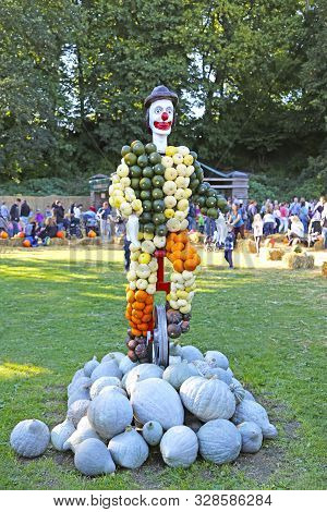 Ludwigsburg, Germany-october 16, 2016: The World's Largest Pumpkin Festival At The Ludwigsburg Palac