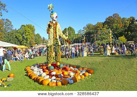 Ludwigsburg, Germany-october 16, 2016: The World's Largest Pumpkin Festival At The Ludwigsburg Palac