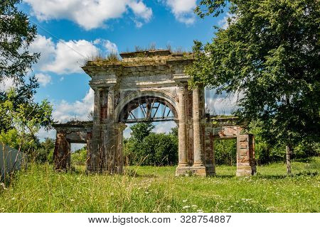 The Front Gate Of The Abandoned Manor 18th-19th Centuries In Troitskoe, Russia