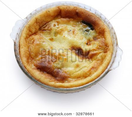 Far breton, pastel de Bretaña podar natilla con leche, postre de francés