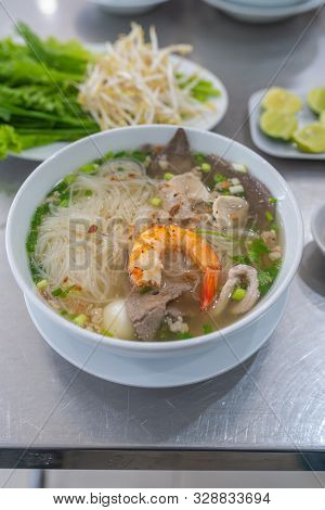 Vertical Photo Of Vietnamese Popular Rice Noodle Soup- Hu Tiu